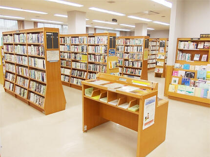 広瀬図書館内観