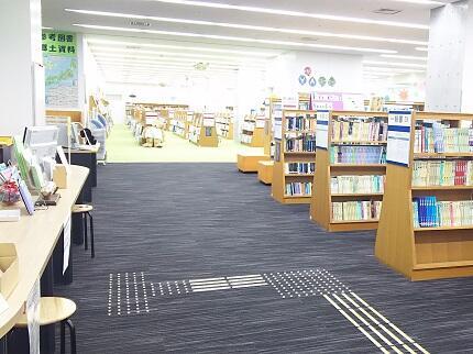 宮城野図書館内観